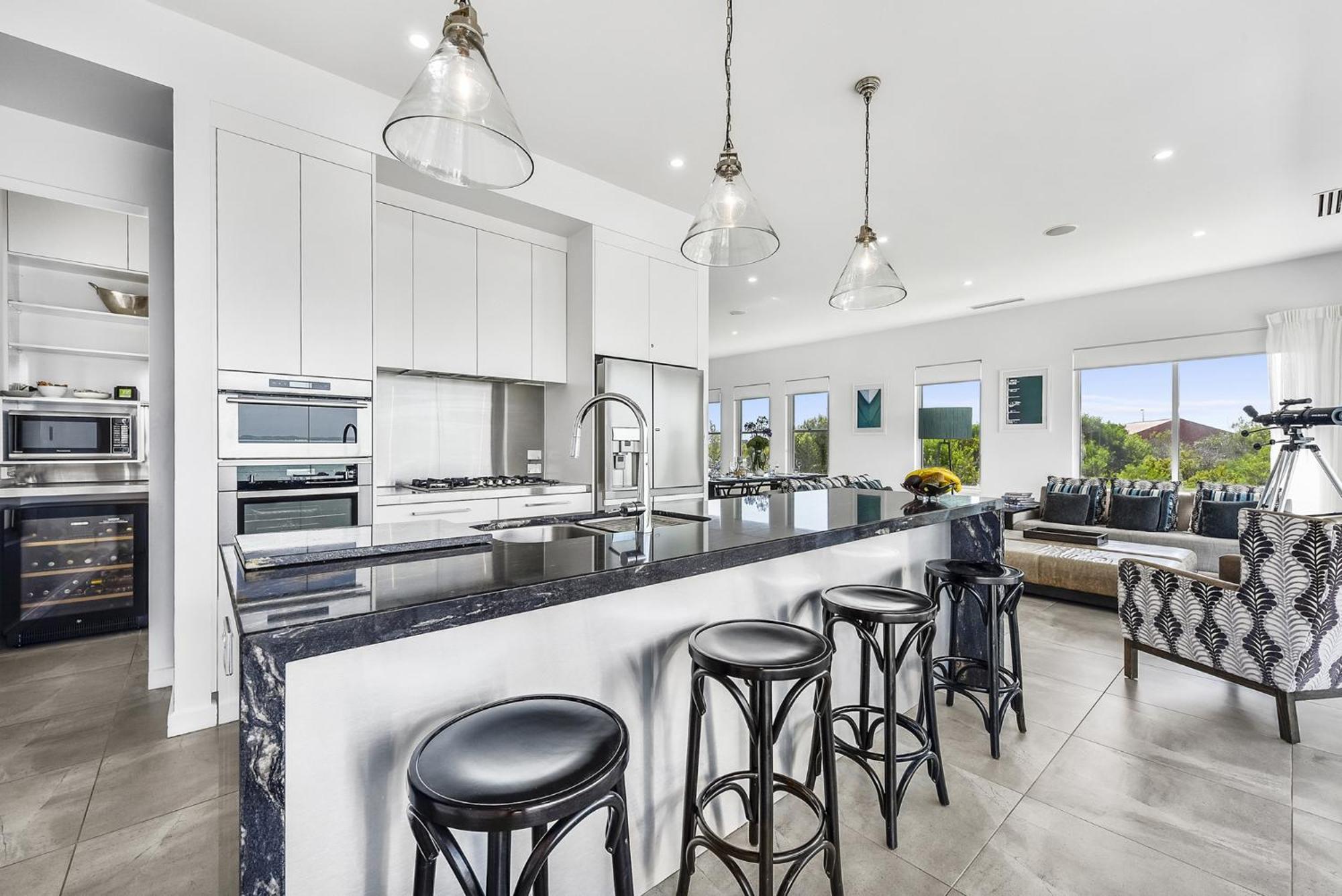 Aloha Waterfront Properties Robe Quarto foto