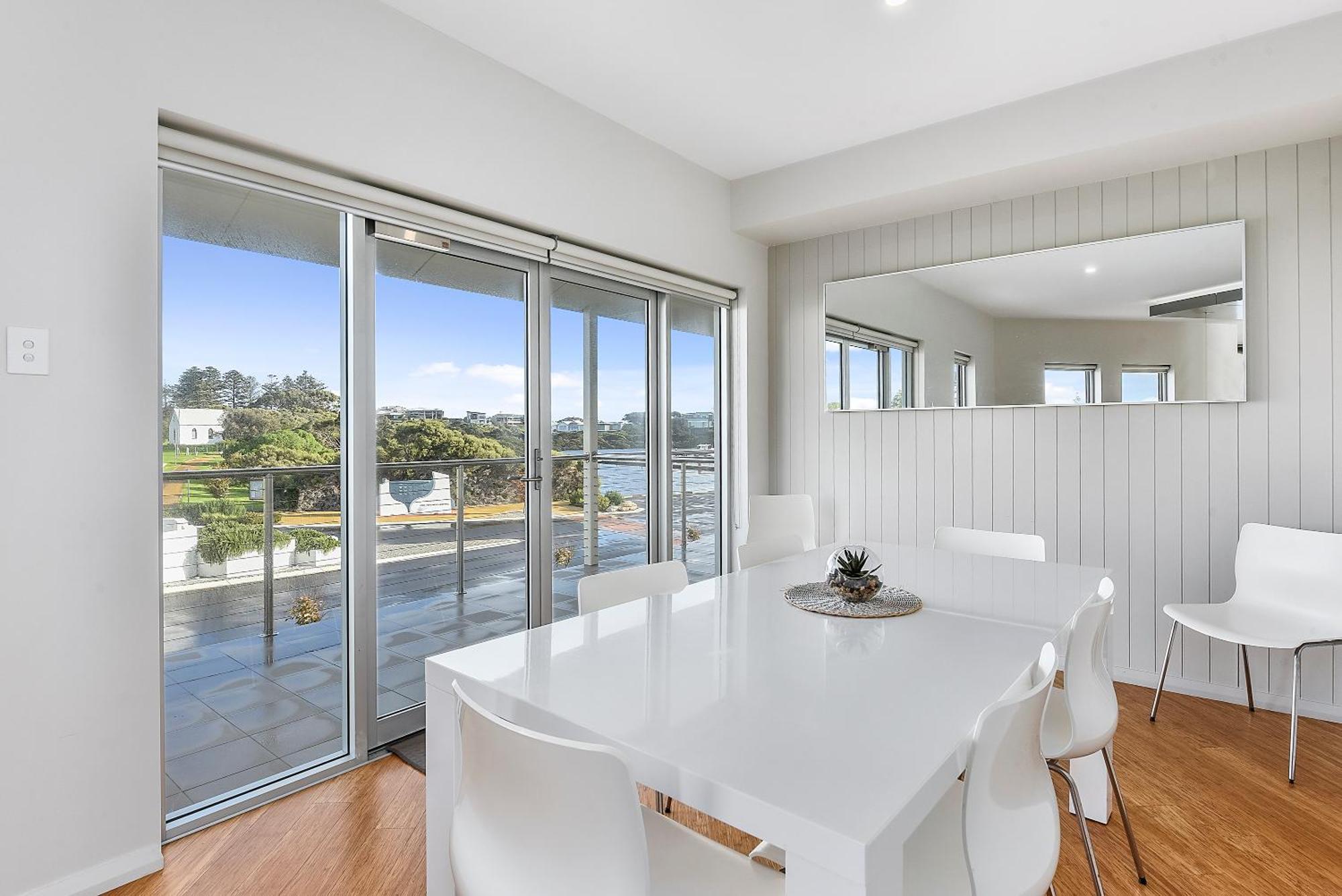 Aloha Waterfront Properties Robe Quarto foto